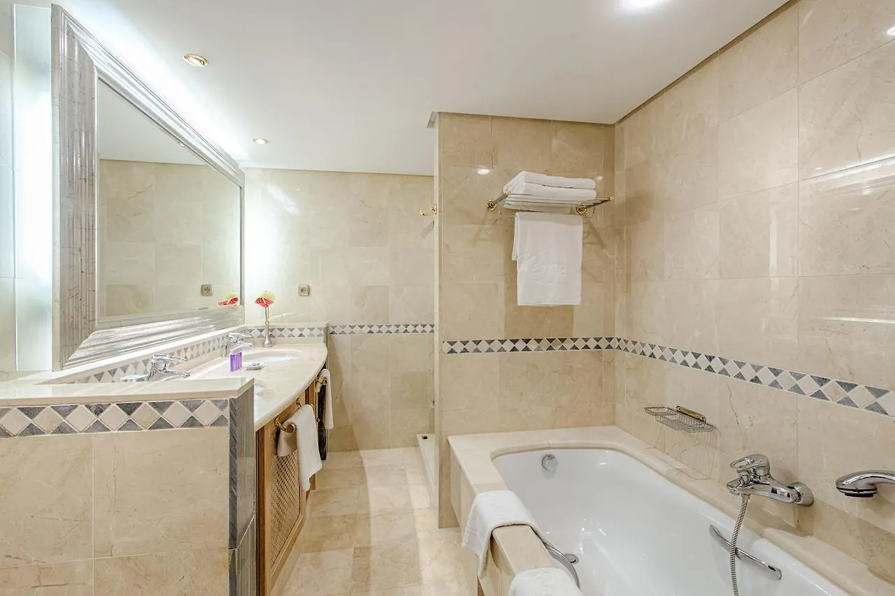 Bahia Beach Apartments Estepona